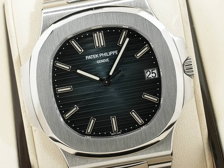 パテックフィリップ ノーチラス Ref.5711/1A-010 ステンレススチール ブルー文字盤