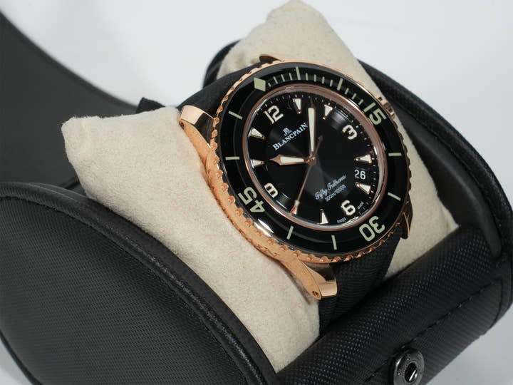 ブランパン フィフティ ファゾムス オートマティック Ref.5015-3630-52A 18KREG ブラック文字盤 中古 uxfpihs4