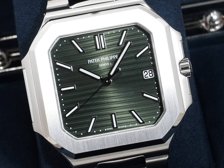 パテックフィリップ キュビタス Ref.5821/1A-001 ステンレススチール グリーン文字盤