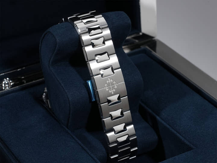 パテックフィリップ キュビタス Ref.5821/1A-001 ステンレススチール グリーン文字盤