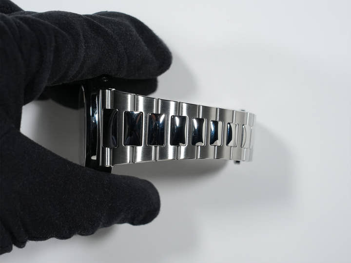 パテックフィリップ ノーチラス アニュアルカレンダー ムーンフェイズ Ref.5726/1A-014 ステンレススチール ブルー、ブラックグラデーション文字盤