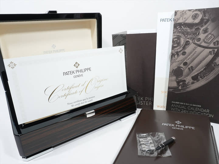 パテックフィリップ ノーチラス アニュアルカレンダー ムーンフェイズ Ref.5726/1A-014 ステンレススチール ブルー、ブラックグラデーション文字盤