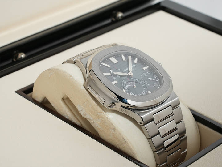 パテックフィリップ ノーチラス プチコンプリケーション Ref.5712/1A-001 ステンレススチール ブルー文字盤