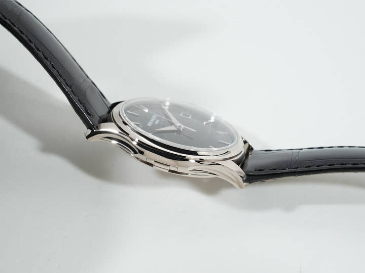 パテックフィリップ カラトラバ Ref.5227G-010 ホワイトゴールド ブラック文字盤