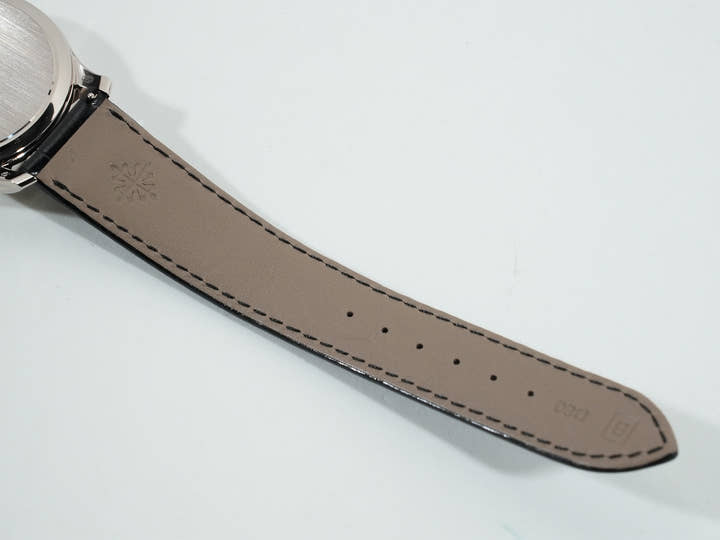 パテックフィリップ カラトラバ Ref.5227G-010 ホワイトゴールド ブラック文字盤