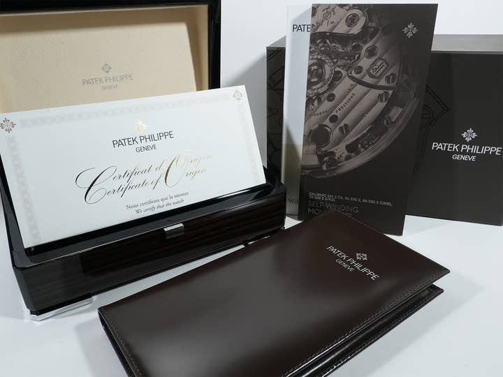 パテックフィリップ カラトラバ Ref.5227G-010 ホワイトゴールド ブラック文字盤