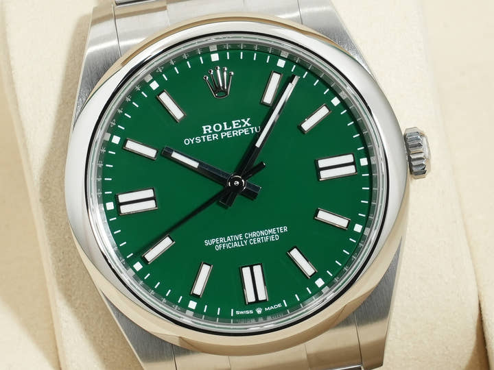 ロレックス オイスターパーペチュアル41 Ref.124300 ステンレススチール グリーン文字盤