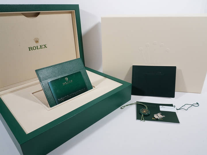 ロレックス デイトナ Ref.126506A プラチナ アイスブルーx11Pダイヤ文字盤