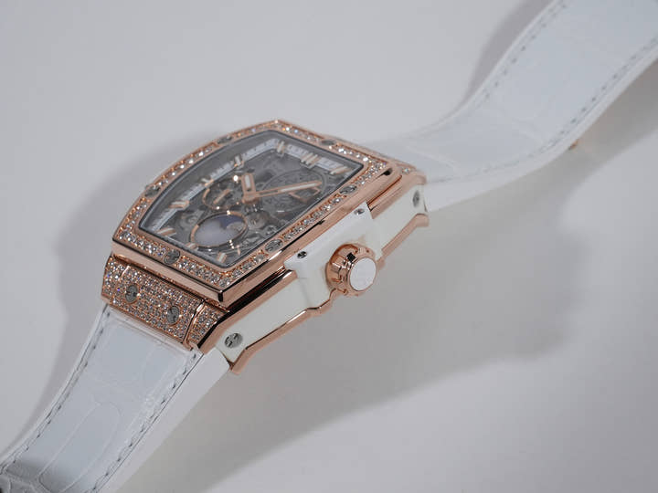 ウブロ スピリット オブ ビッグ バン ムーンフェイズ Ref.647.OE.2080.RW.1604 18KKG スケルトン文字盤 美中古 jjm2pdxh