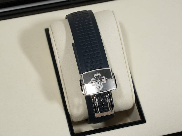 パテックフィリップ アクアノート Ref.5168G-001 ホワイトゴールド ミッドナイトブルー文字盤