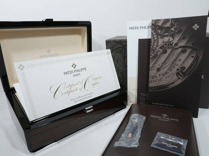 パテックフィリップ ノーチラス Ref.5712/1R-001 ローズゴールド ブラウン ソレイユ文字盤