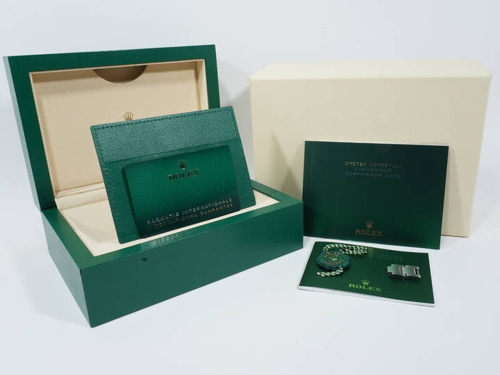 ロレックス サブマリーナー デイト Ref.116610LV ステンレススチール グリーン文字盤