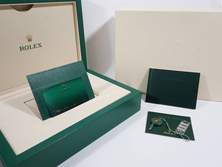 ロレックス デイトナ Ref.126506A プラチナ アイスブルーx11Pダイヤ文字盤