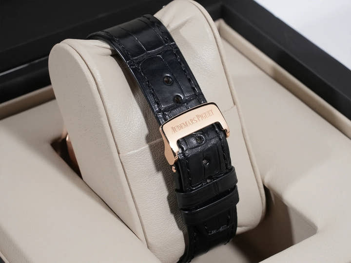 オーデマピゲ ロイヤルオーク Ref.15300OR.OO.D002CR.01 ピンクゴールド ブラック文字盤