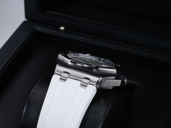 Audemars Piguet Royal Oak Offshore Diver Ref.15710ST.OO.A002CA.02 SS Silver (Mega Tapestry) Dial Excellent Condition c4uhx2ej