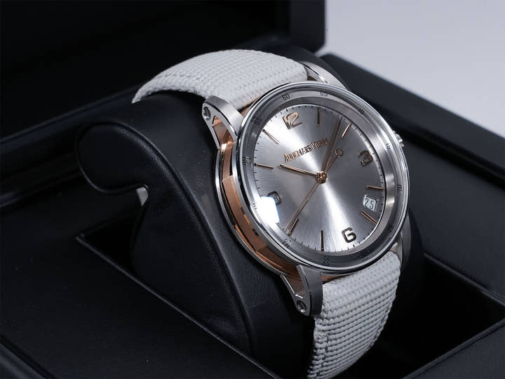 オーデマピゲ CODE 11.59 バイ オーデマ ピゲ Ref.15210CR.OO.A008KB.01 ホワイトゴールド/ピンクゴールド グレーラッカー文字盤