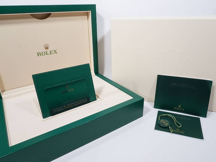 ロレックス デイトナ Ref.116506A プラチナ アイスブルー文字盤