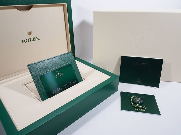 ロレックス デイトナ Ref.126506A プラチナ アイスブルーx11Pダイヤ文字盤