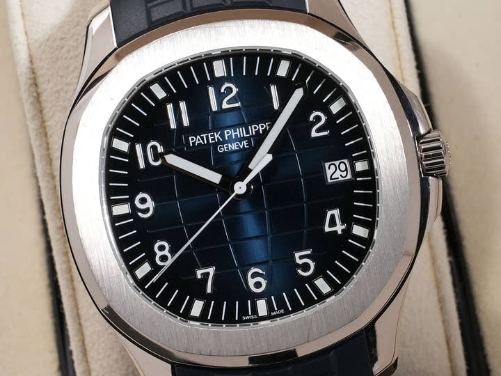パテックフィリップ アクアノート Ref.5168G-001 ホワイトゴールド ミッドナイトブルー文字盤