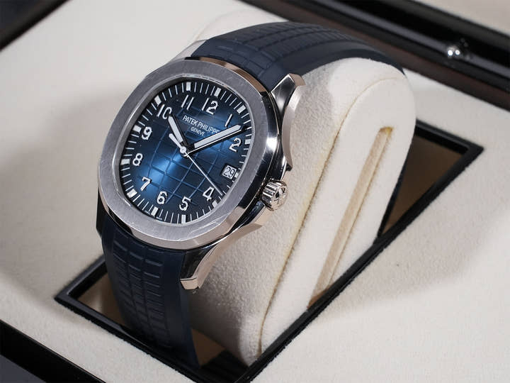 パテックフィリップ アクアノート Ref.5168G-001 ホワイトゴールド ミッドナイトブルー文字盤