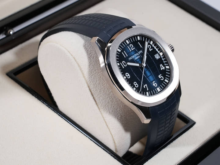 パテックフィリップ アクアノート Ref.5168G-001 ホワイトゴールド ミッドナイトブルー文字盤