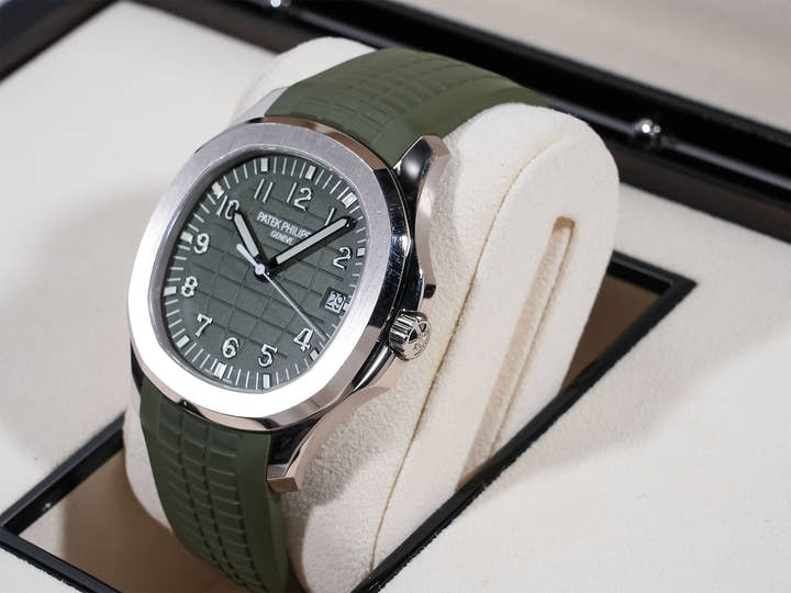 パテックフィリップ アクアノート Ref.5168G-010 ホワイトゴールド カーキグリーン文字盤