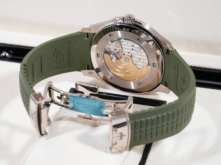 パテックフィリップ アクアノート Ref.5168G-010 ホワイトゴールド カーキグリーン文字盤