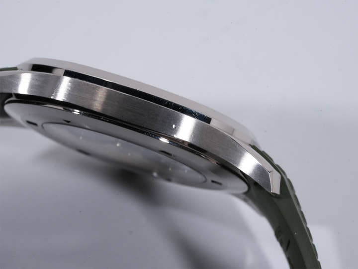 パテックフィリップ アクアノート Ref.5168G-010 ホワイトゴールド カーキグリーン文字盤