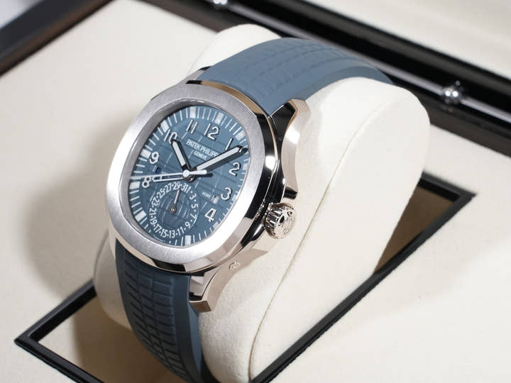 パテックフィリップ アクアノート Ref.5164G-001 ホワイトゴールド ブルーグレー オパーリン文字盤