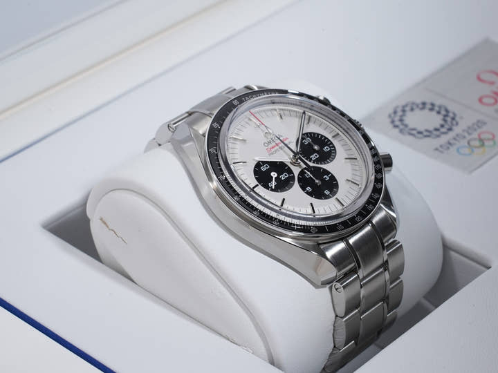オメガ スピードマスター 記念モデル クロノグラフ 42MM  東京2020リミテッドエディション Ref.522.30.42.30.04.001 SS シルバー文字盤 美中古 aua2x4pu