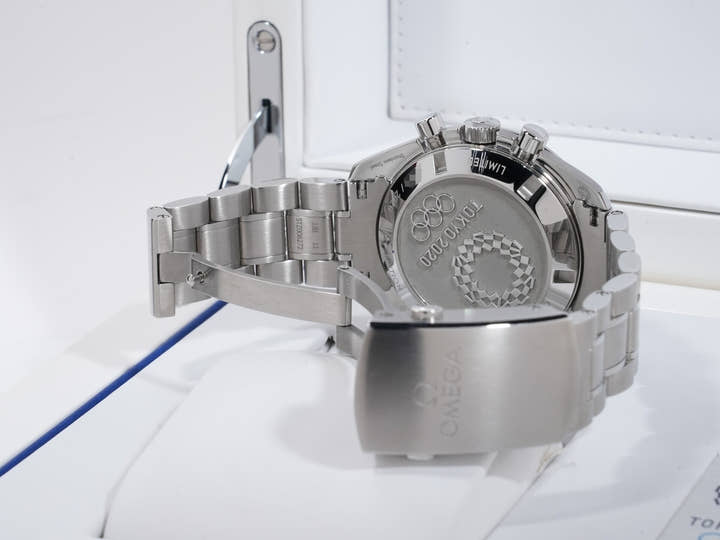 オメガ スピードマスター 記念モデル クロノグラフ 42MM  東京2020リミテッドエディション Ref.522.30.42.30.04.001 SS シルバー文字盤 美中古 aua2x4pu