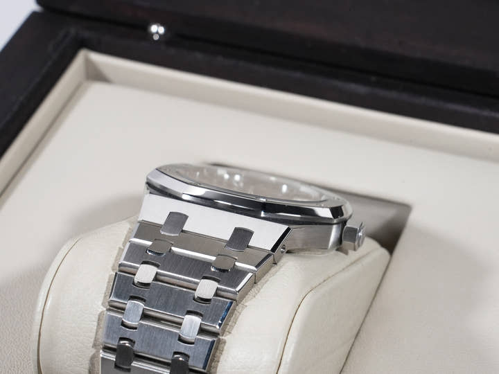 オーデマピゲ ロイヤルオーク Ref.15300ST.OO.1220ST.99 ステンレススチール/プラチナ ブラック文字盤