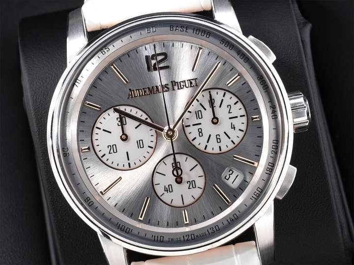 オーデマピゲ CODE 11.59 バイ オーデマ ピゲ クロノグラフ Ref.26393CR.OO.A008KB.01 ホワイトゴールド/ピンクゴールド シルバー文字盤 美中古 kjwe6wgn