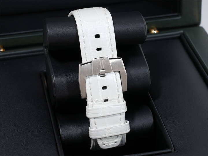 オーデマピゲ CODE 11.59 バイ オーデマ ピゲ クロノグラフ Ref.26393CR.OO.A008KB.01 ホワイトゴールド/ピンクゴールド シルバー文字盤 美中古 kjwe6wgn