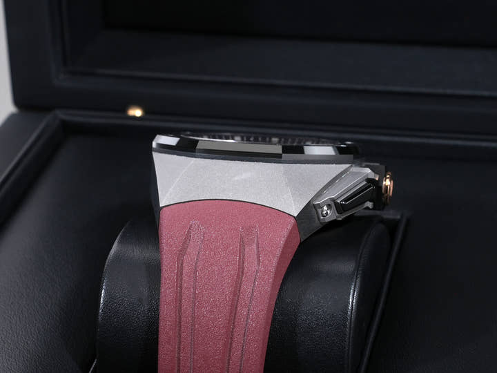 オーデマピゲ ロイヤルオーク コンセプト フライング トゥールビヨン GMT Ref.26589IO.OO.D500CA.01 チタン ボルドー文字盤