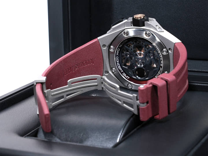 オーデマピゲ ロイヤルオーク コンセプト フライング トゥールビヨン GMT Ref.26589IO.OO.D500CA.01 チタン ボルドー文字盤