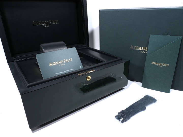 オーデマピゲ ロイヤルオーク コンセプト フライング トゥールビヨン GMT Ref.26589IO.OO.D500CA.01 チタン ボルドー文字盤