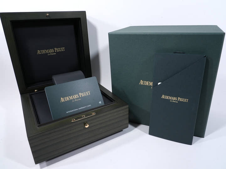 オーデマピゲ CODE 11.59 バイ オーデマ ピゲ クロノグラフ Ref.26393NB.OO.A002KB.01 ホワイトゴールド/セラミック スモークグレー文字盤