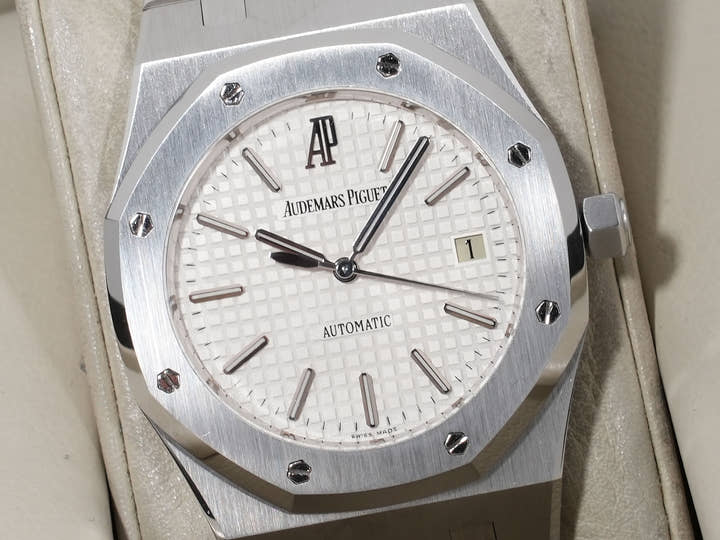 オーデマピゲ ロイヤルオーク Ref.15300ST.OO.1220ST.01 ステンレススチール シルバー文字盤