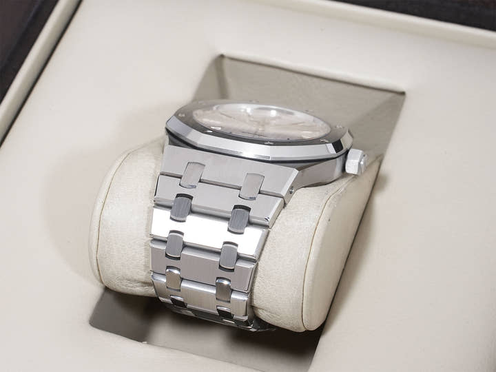 オーデマピゲ ロイヤルオーク Ref.15300ST.OO.1220ST.01 ステンレススチール シルバー文字盤