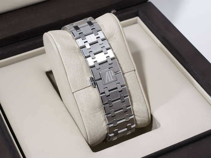 オーデマピゲ ロイヤルオーク Ref.15300ST.OO.1220ST.01 ステンレススチール シルバー文字盤