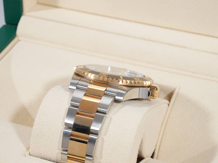 ロレックス サブマリーナー デイト Ref.116613LN ステンレススチール/イエローゴールド ブラック文字盤