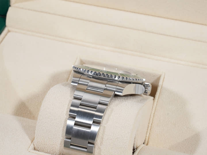 ロレックス サブマリーナー デイト Ref.116610LV ステンレススチール グリーン文字盤