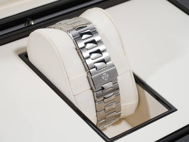 パテックフィリップ ノーチラス プチコンプリケーション Ref.5712/1A-001 ステンレススチール ブルー文字盤