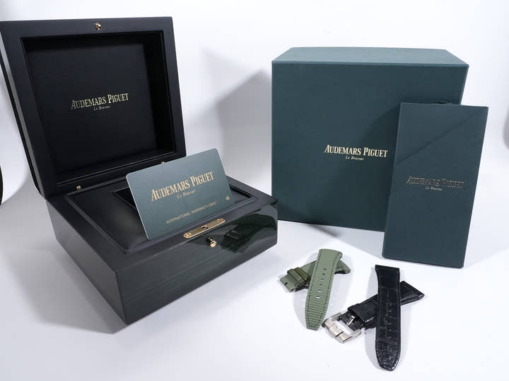 オーデマピゲ CODE 11.59 バイ オーデマ ピゲ クロノグラフ Ref.26393BC.OO.A002CR.01 ホワイトゴールド ブラックラッカー文字盤