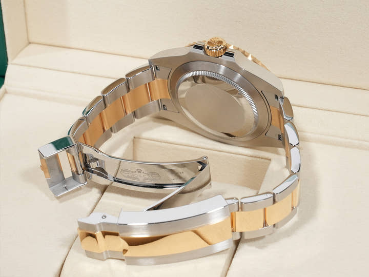 ロレックス サブマリーナー デイト Ref.126613LN ステンレススチール/イエローゴールド ブラック文字盤