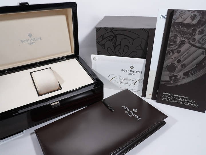 パテックフィリップ ノーチラス アニュアルカレンダー ムーンフェイズ Ref.5726/1A-014 ステンレススチール ブルー、ブラックグラデーション文字盤