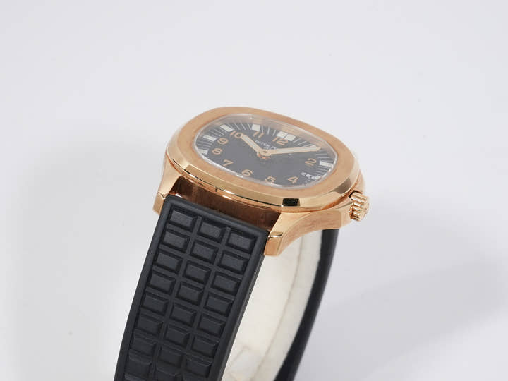 パテックフィリップ アクアノート Ref.4960J イエローゴールド ブラック文字盤