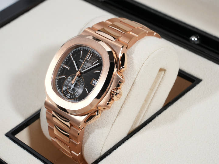 パテックフィリップ ノーチラス クロノグラフ TIFFANY&CO. Ref.5980/1R-001 ローズゴールド ブラックグラデーション文字盤