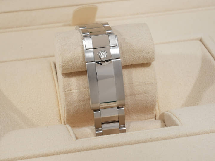 ロレックス デイトナ Ref.126506 プラチナ アイスブルー文字盤